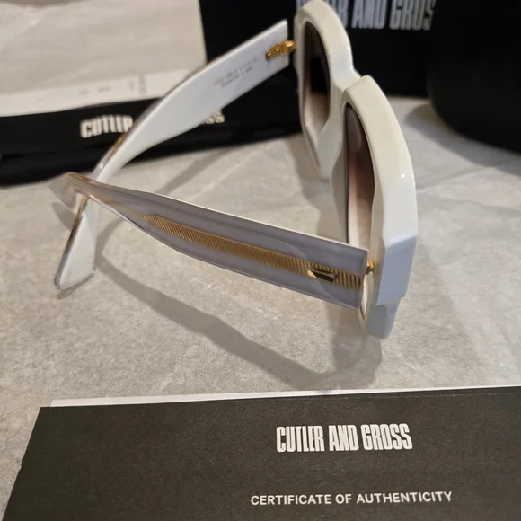 CUTLER AND GROSS UNISEX GRACE WHITE SUNGLASSES. SIZE: 57×18  display picture 3